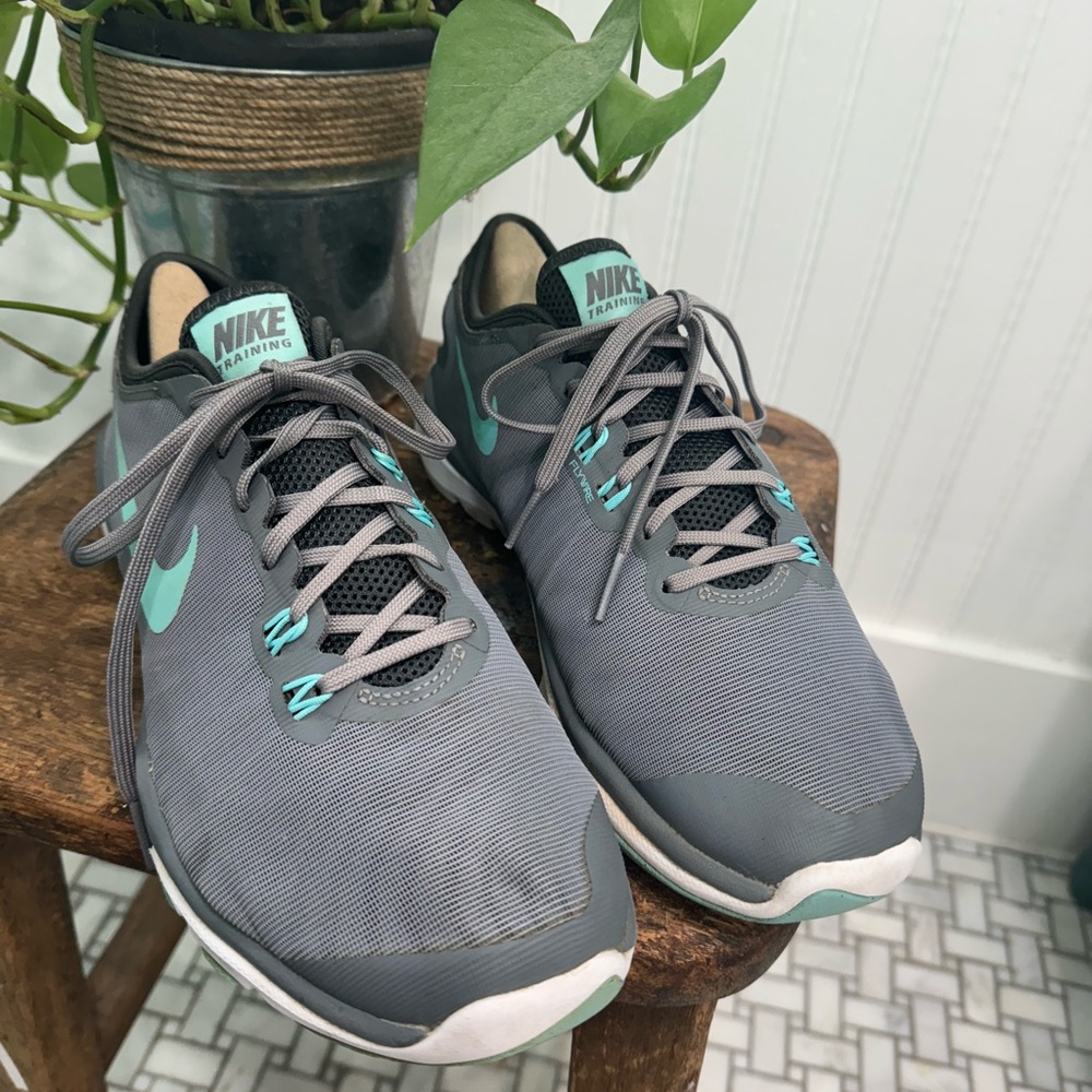 Women’s Nike shoes